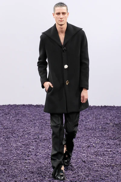 Look 1